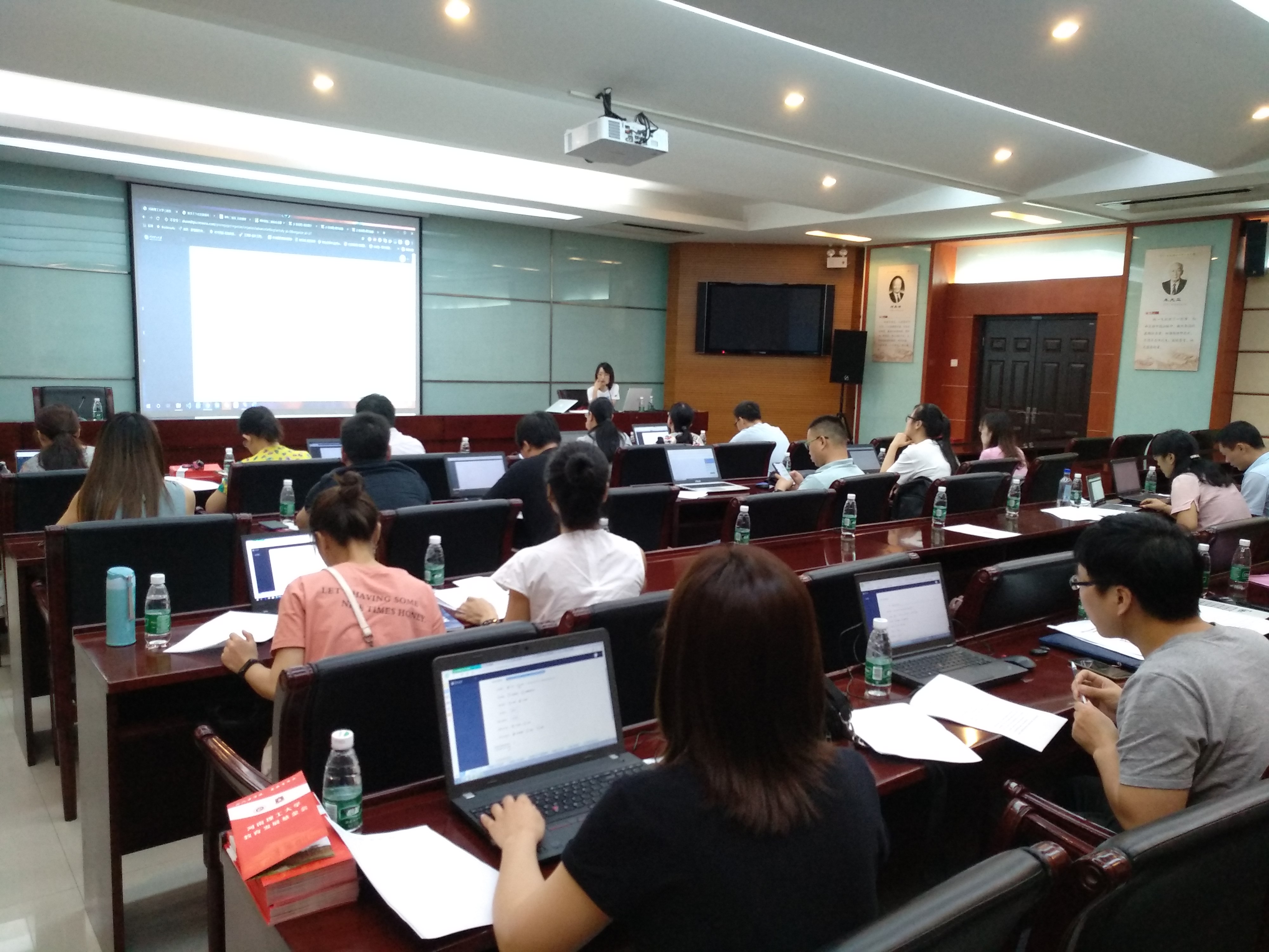 1563968942277598.jpg 1563968942277598.jpg