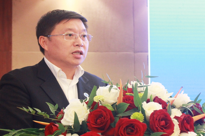 1510139251116491.jpg 2校长杨小林对上海校友分会提出殷切希望.jpg