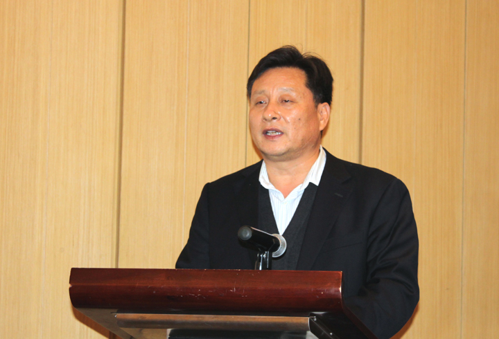 1508984620626628.jpg 4杨韶昆处长介绍校友总会、基金会工作.jpg