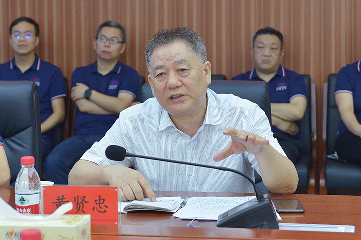 3.河南中纬董事长、总经理、学校地勘1972级校友黄贤忠讲话.jpg